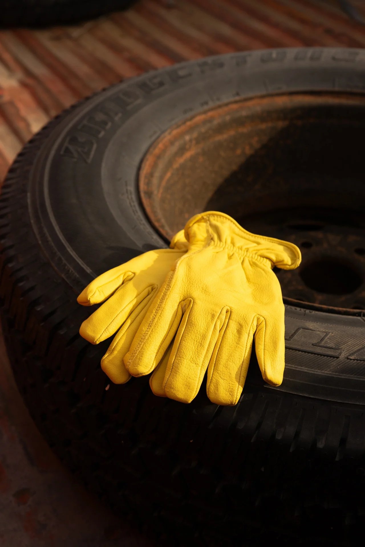Campers 6 Campers glove on tire